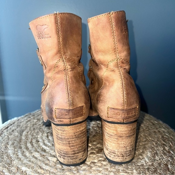 Sorel Addington Holiday Waterproof Boots - Picture 4 of 11